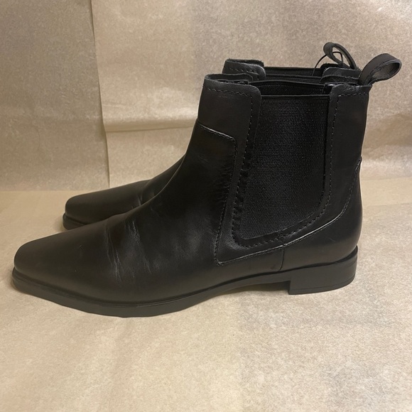 ZARA Flat Leather Chelsea Ankle Boots
Square Toe Black Size 6.5-7 - Picture 3 of 6